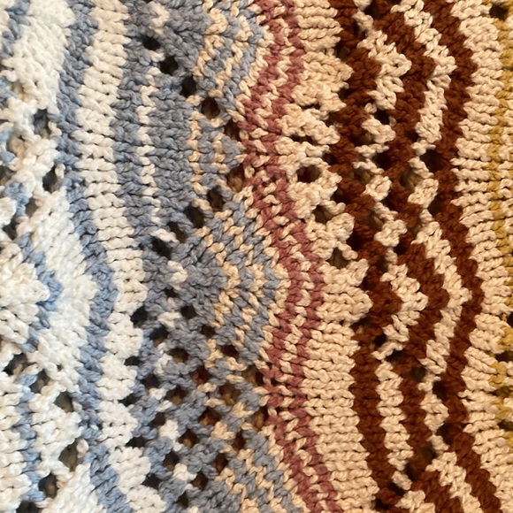 Beautiful gimmicks sweater in perfect condition size small - Picture 3 of 8